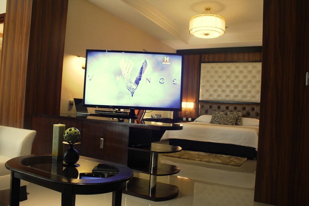 Central Park Tower Resort Angeles Pokoj fotografie